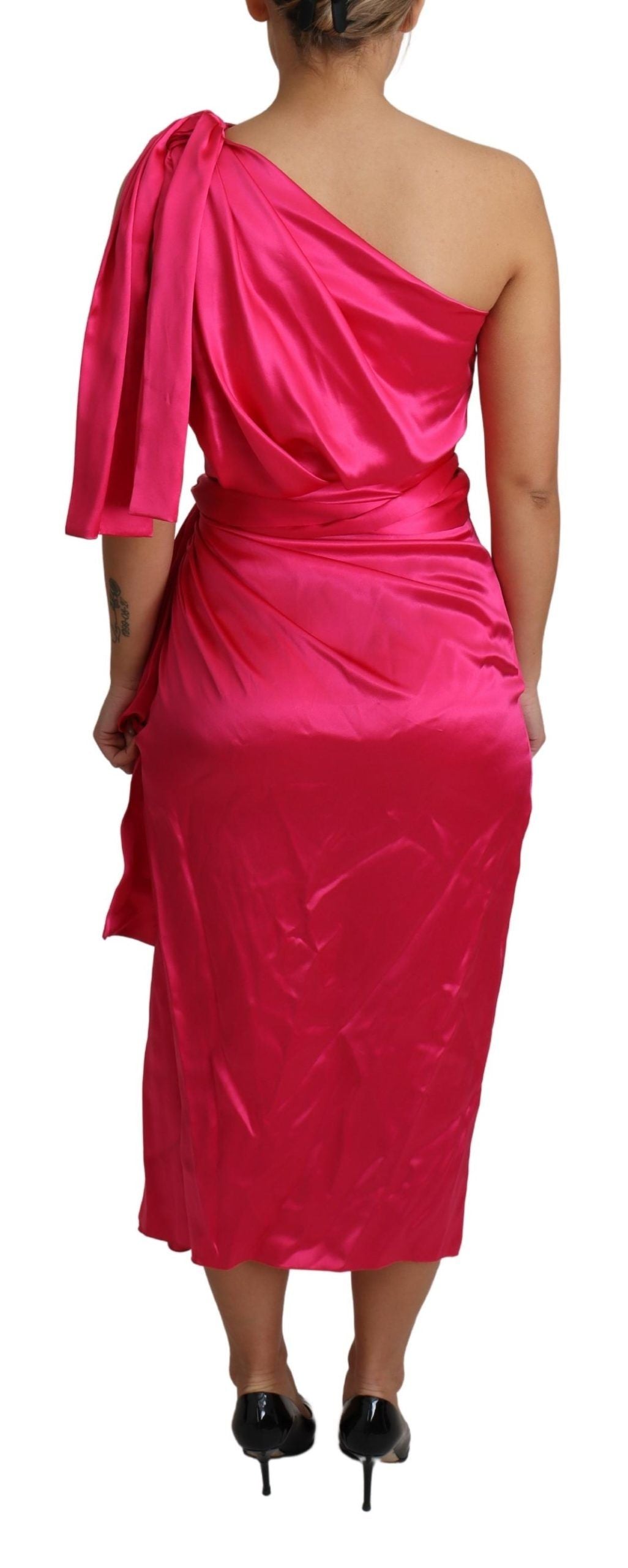 Dolce & Gabbana Elegantes fuchsiafarbenes Seiden-Wickelkleid mit einer Schulterpartie