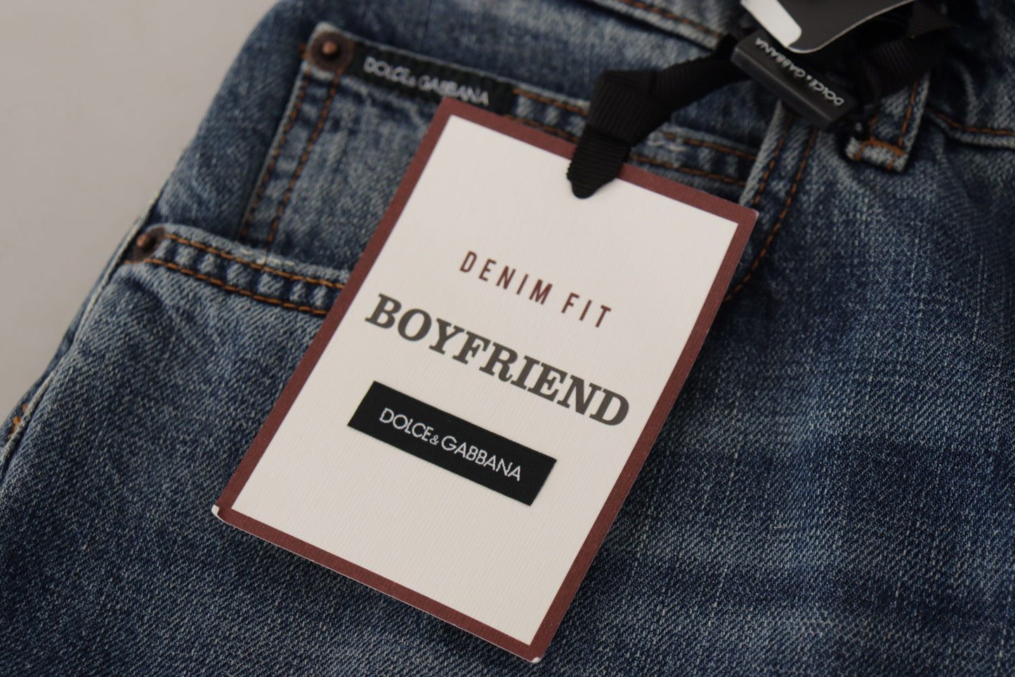 Dolce & Gabbana Chic boyfriend jeans with mid-waist in denim