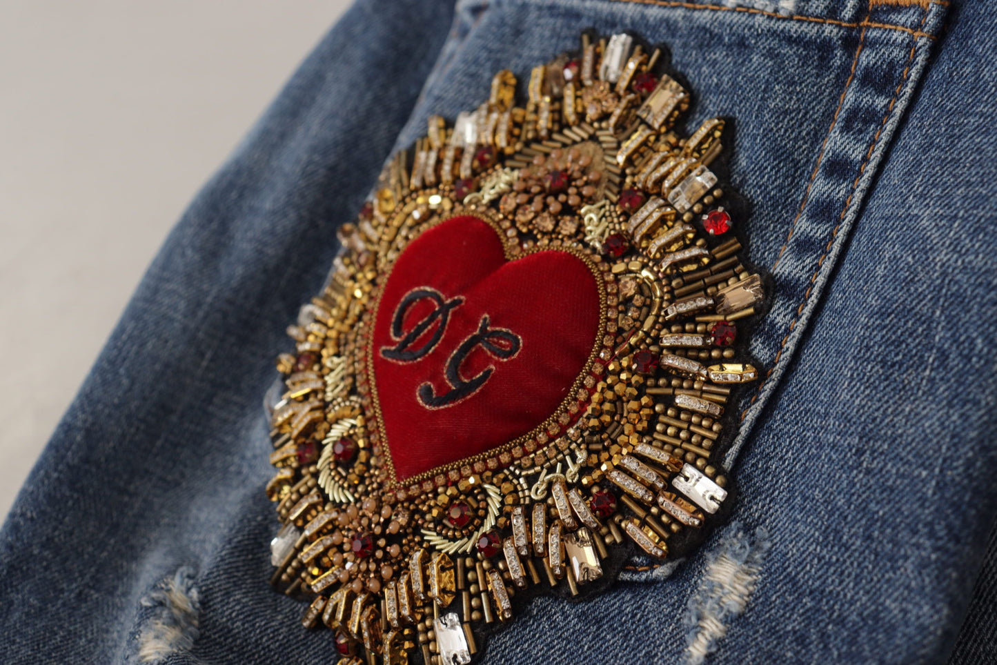 Dolce & Gabbana Chic boyfriend jeans with mid-waist in denim