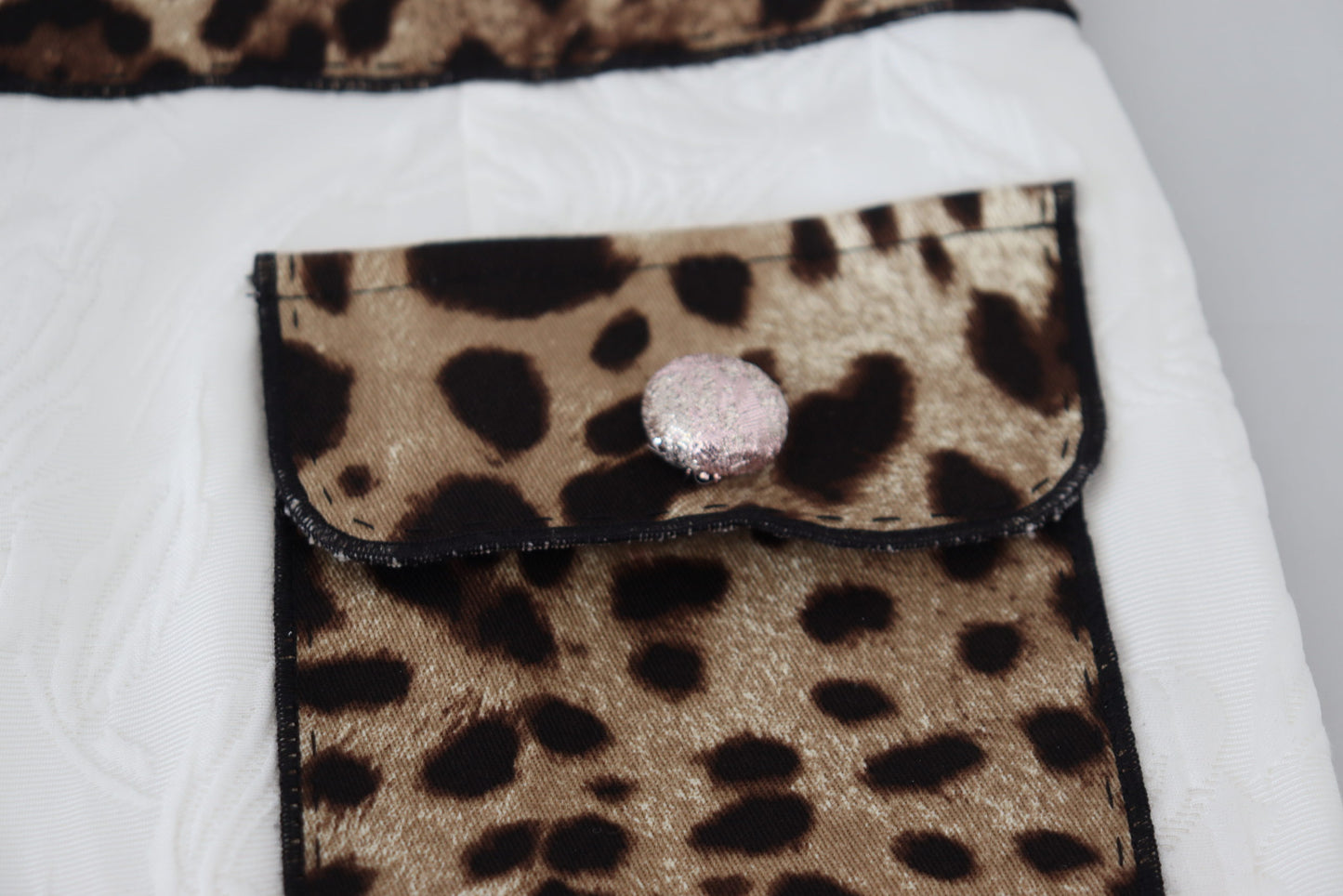 Dolce & Gabbana Elegant leopard print trousers for sophisticated style