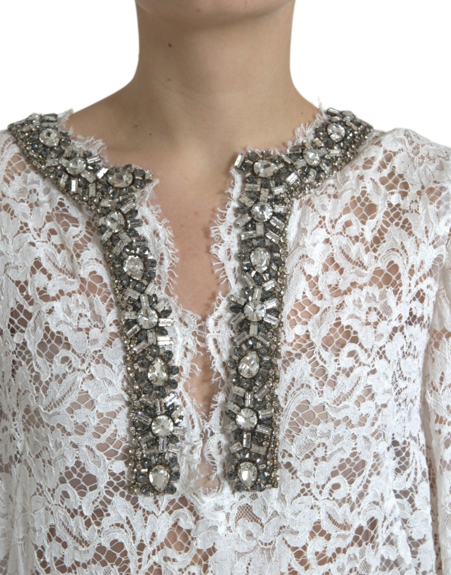 Dolce & Gabbana Weißes, kristallverziertes Etuikleid aus Spitze