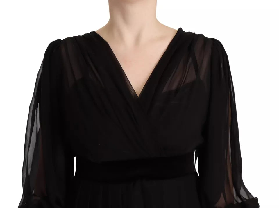 Dolce & Gabbana Schwarzes Minikleid mit V-Ausschnitt und langen Ärmeln in A-Linie