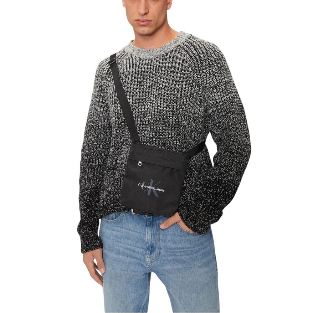 Calvin Klein Jeans Schwarze Messenger-Tasche aus recyceltem Polyester