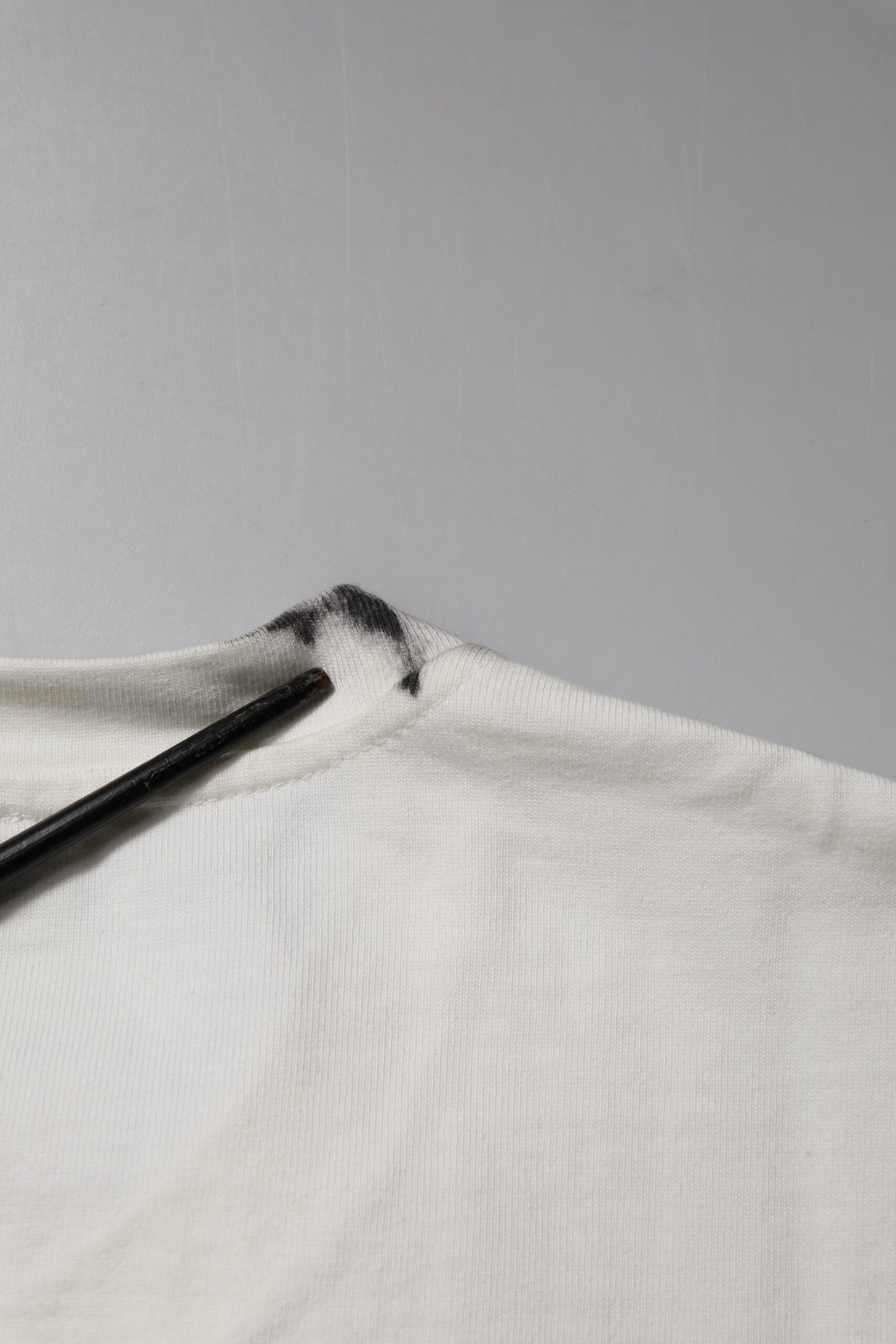 Dolce & Gabbana Weißes T-Shirt mit Rundhalsausschnitt und DG-Logo-Druck aus Baumwolle
