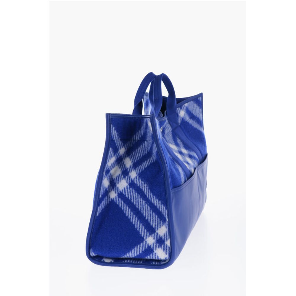 Burberry Jacquardtasche aus Wolle mit Außentaschen