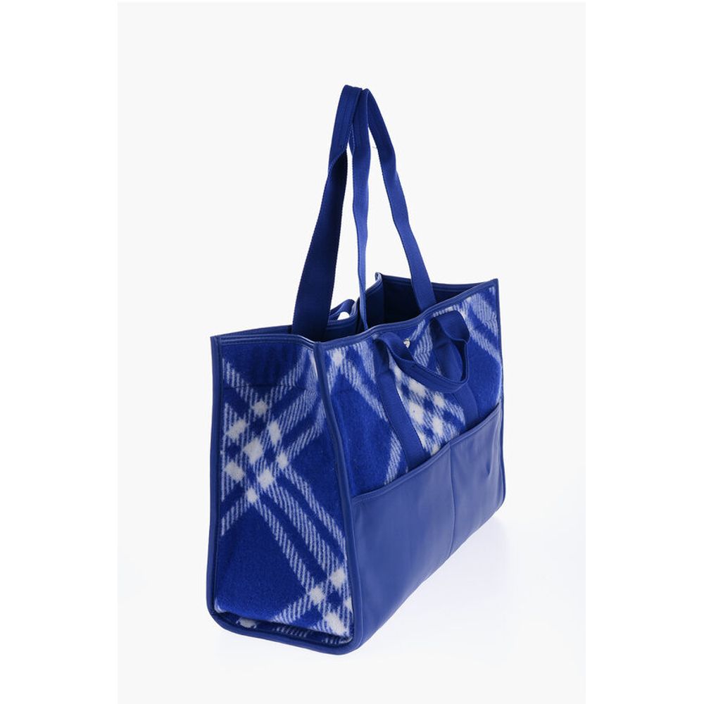 Burberry Jacquardtasche aus Wolle mit Außentaschen