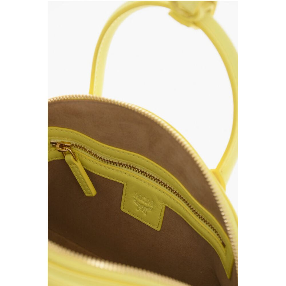 MCM ANNA Crossboby Tasche aus Leder mit goldener Metall-Logo-Plakette