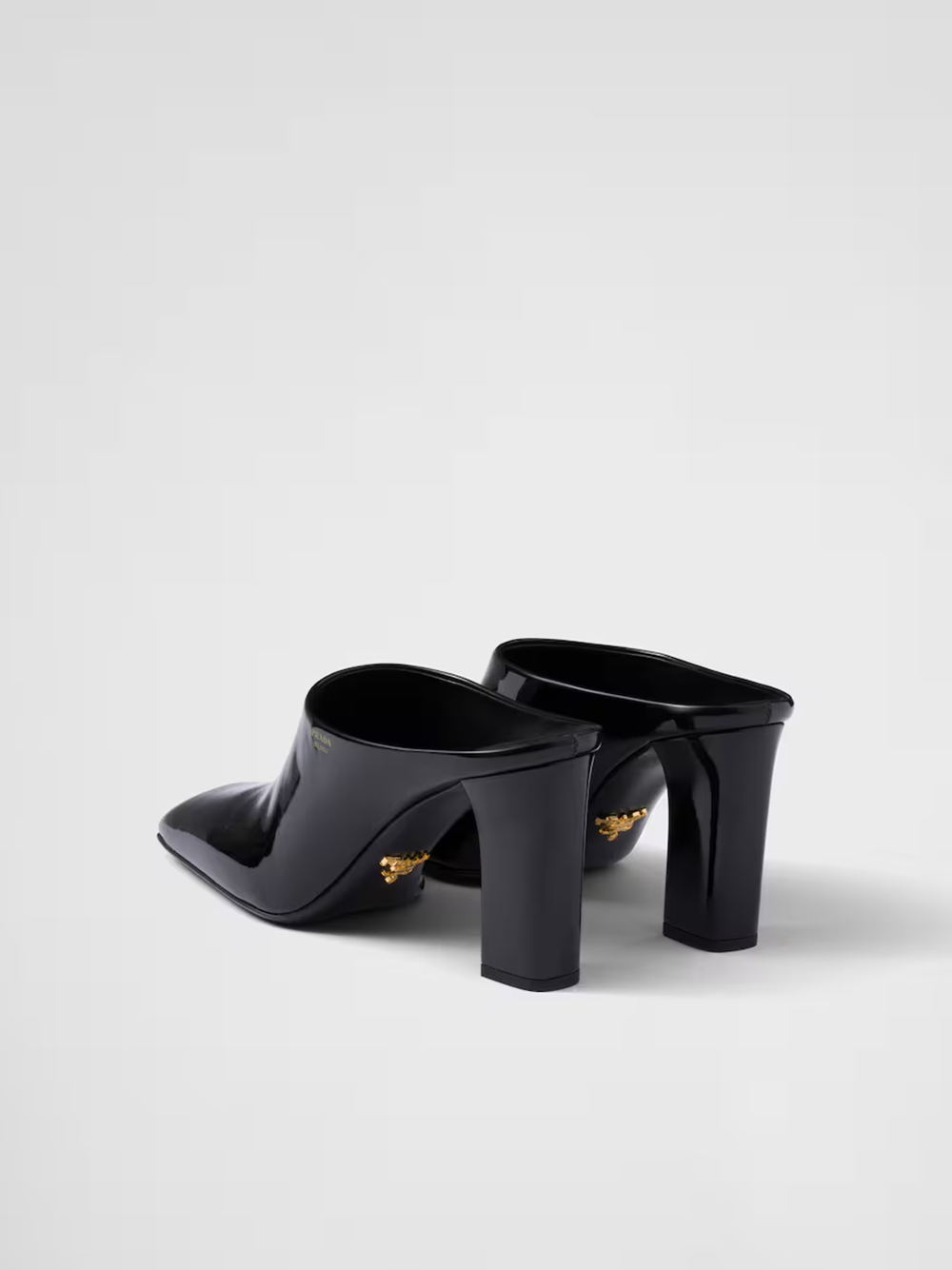 Prada Lackleder-Sandalen mit Absatz
