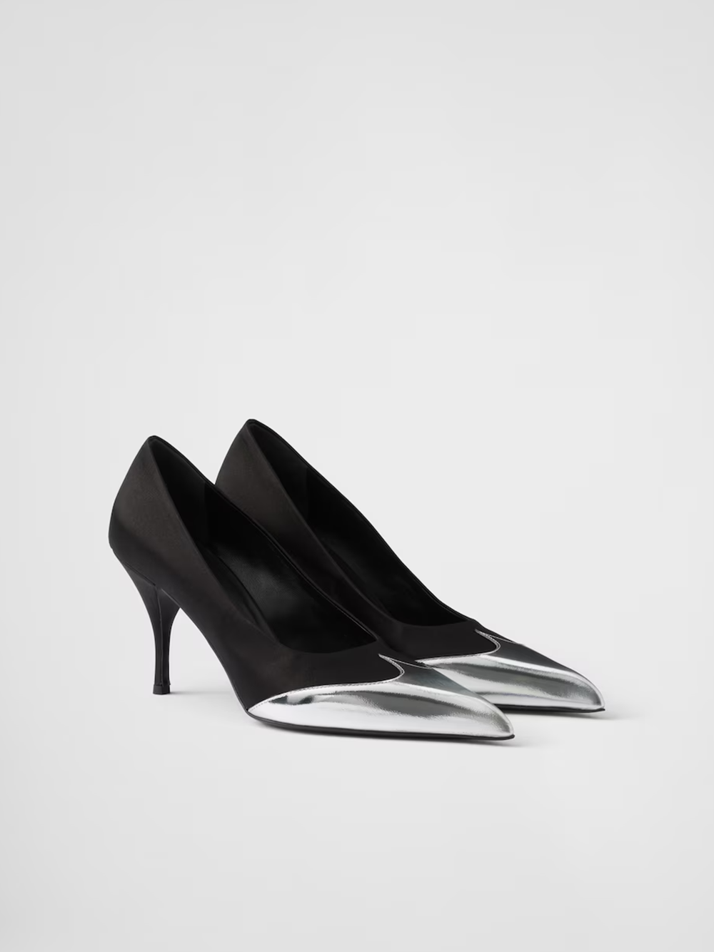 Prada Pumps aus schwarzem Satin und silbernem Metallic-Leder