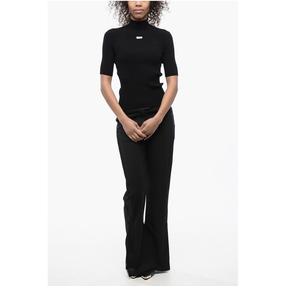 Off-White Rippenstrick-Top mit Logo-Aufnäher