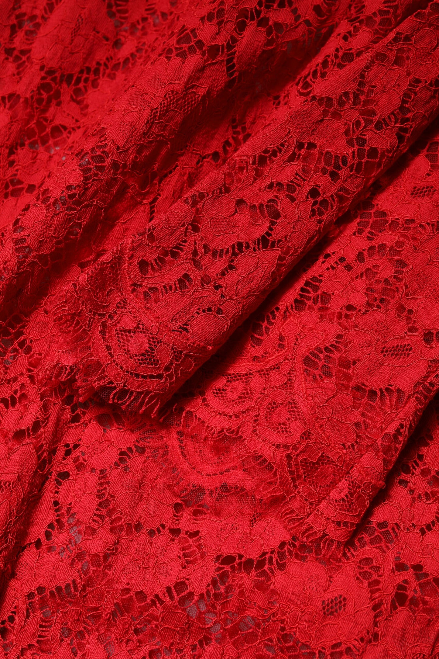 Dolce & Gabbana Rotes Kleid mit floraler Spitze und Strassverzierung