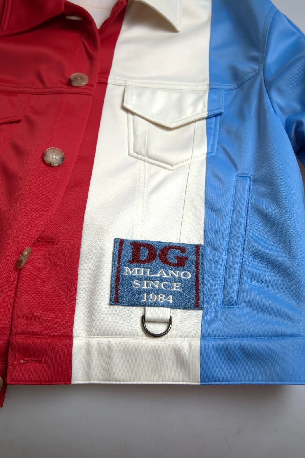 Dolce & Gabbana Mehrfarbige kurze Jacke mit Polyesterkragen