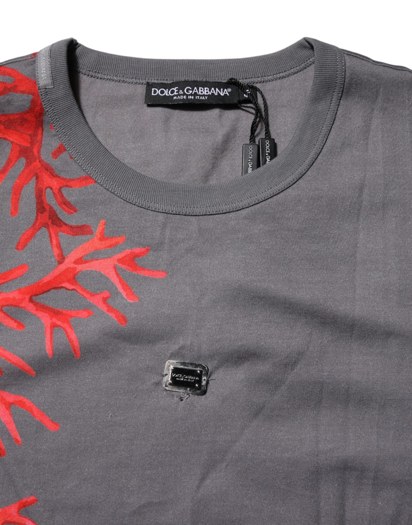 Dolce & Gabbana Graues Baumwoll-T-Shirt mit Korallendruck und Logo-Plakette