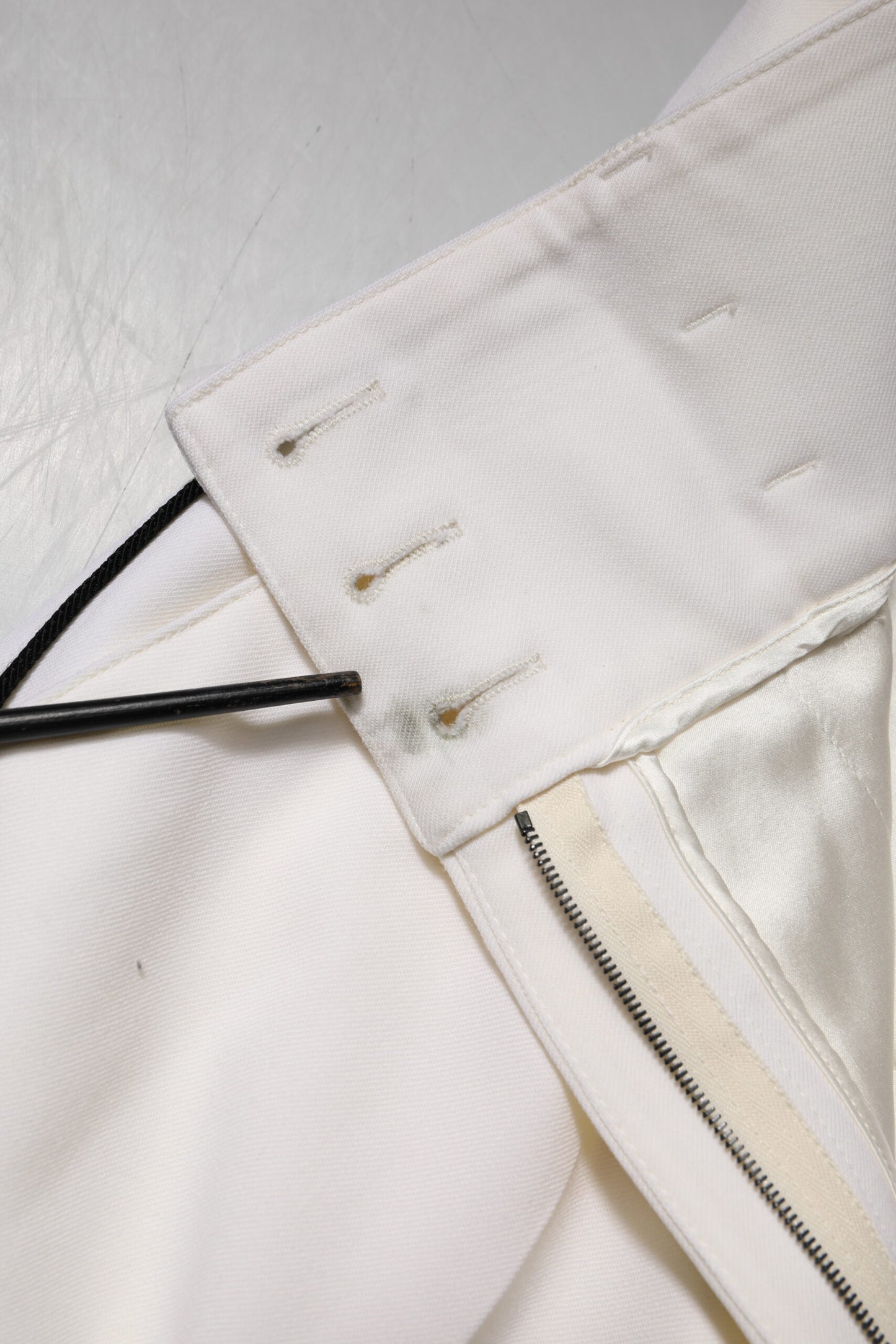 Dolce & Gabbana Weiße taillierte Hose aus Wolle mit hoher Taille