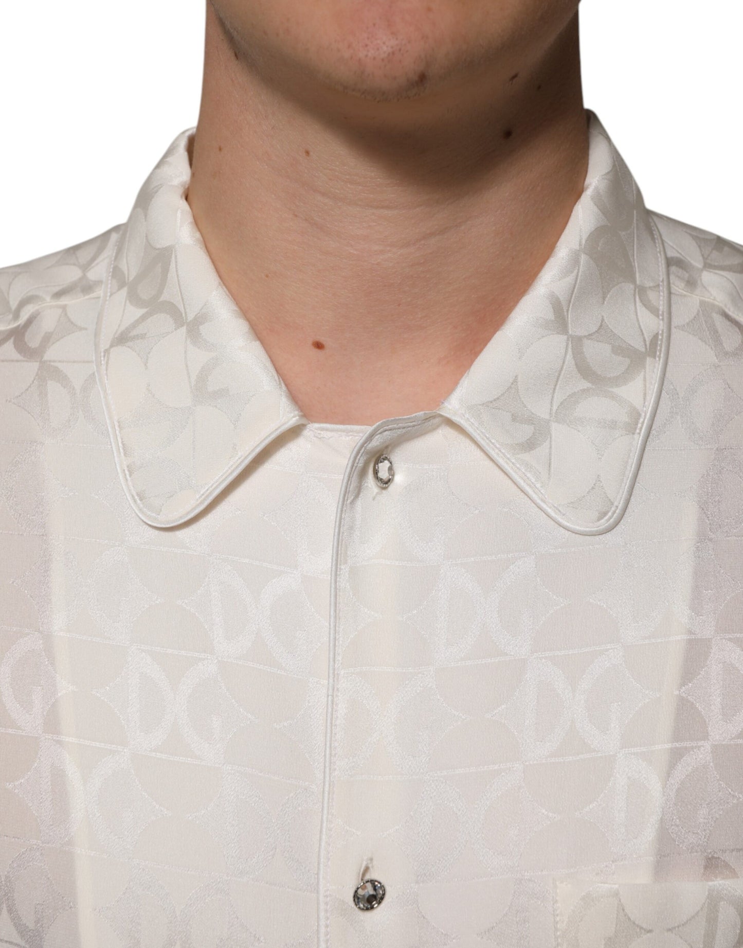 Dolce & Gabbana Weißes Seidenhemd mit DG-Logo-Druck und langen Ärmeln