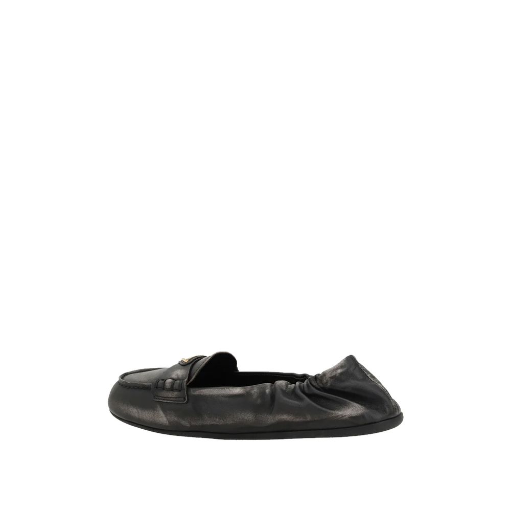 Prada Loafer aus Leder mit Vintage-Effekt
