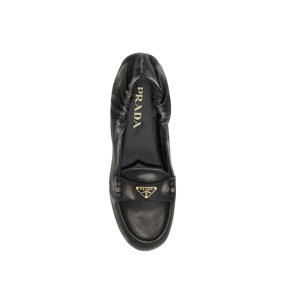 Prada Loafer aus Leder mit Vintage-Effekt