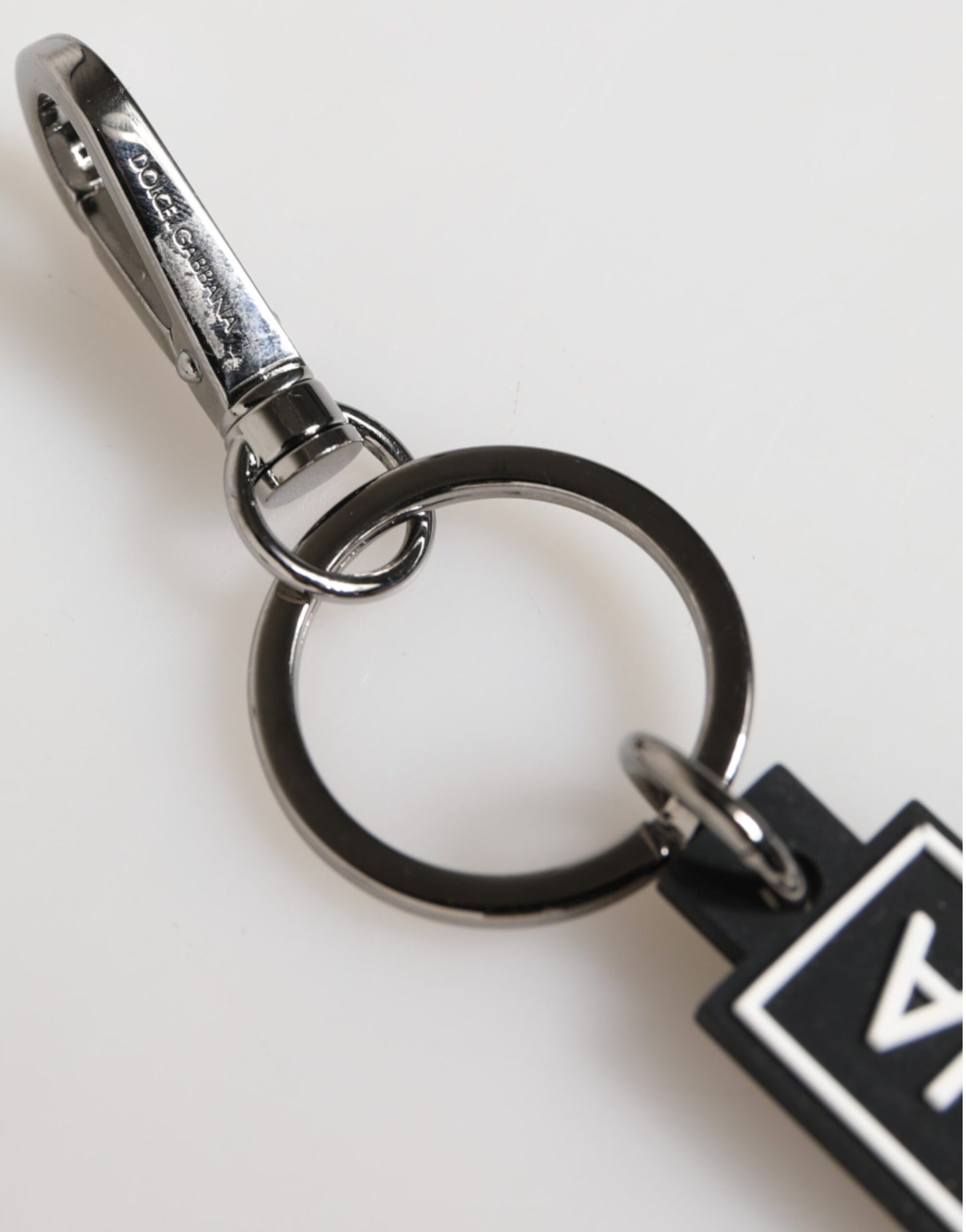 Dolce & Gabbana Schwarz Weiß DG Gummi Logo Silber Herrenhalter Schlüsselanhänger