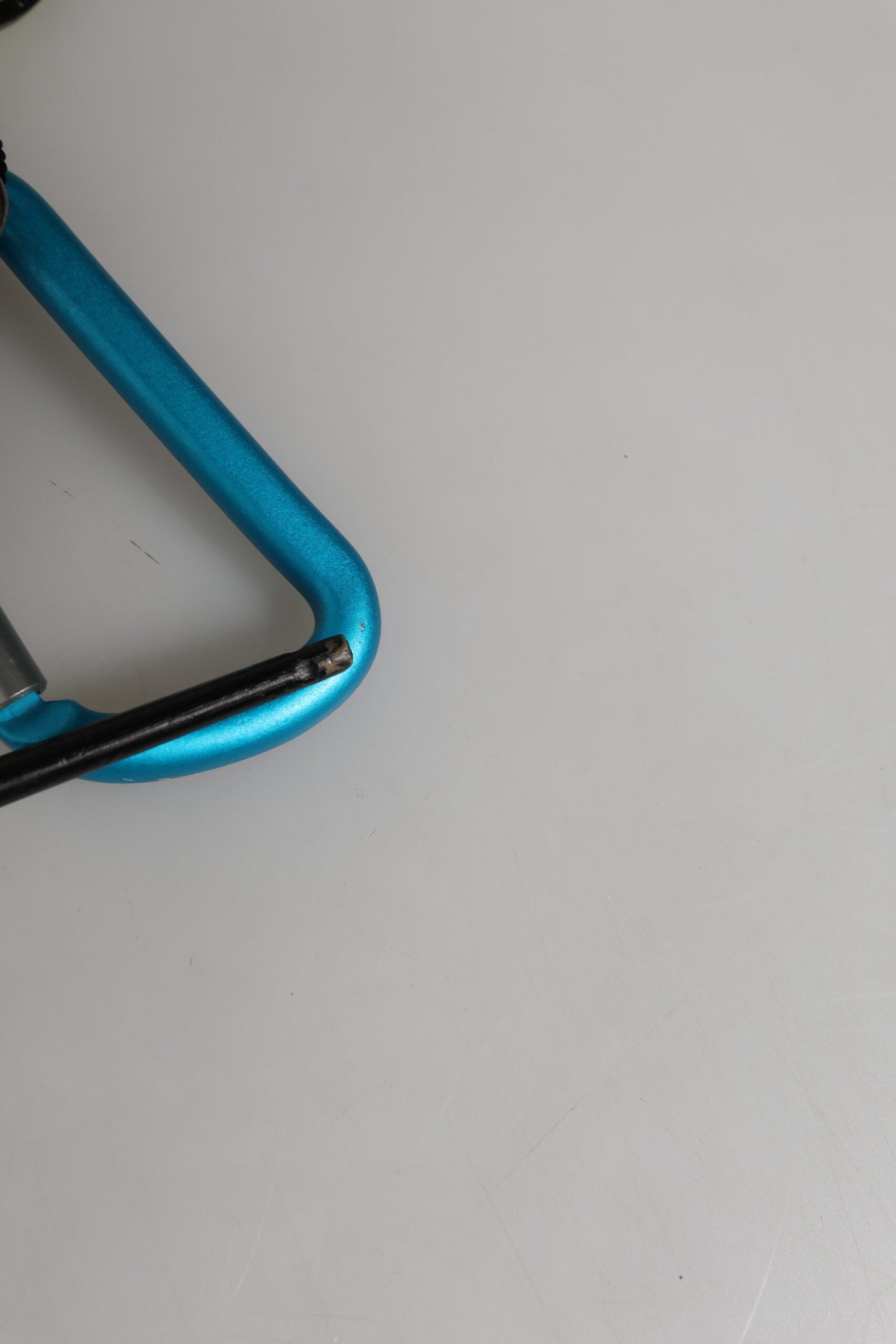 Dolce & Gabbana Blau Gelbes Lederband String DG Logo Schlüsselanhänger Schlüsselring