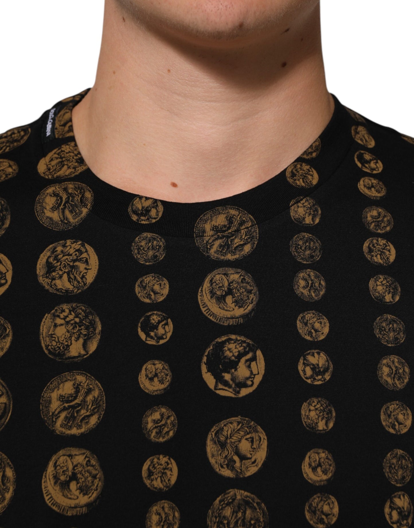 Dolce & Gabbana Schwarzes Baumwoll-T-Shirt mit Rundhalsausschnitt und Münzdruck