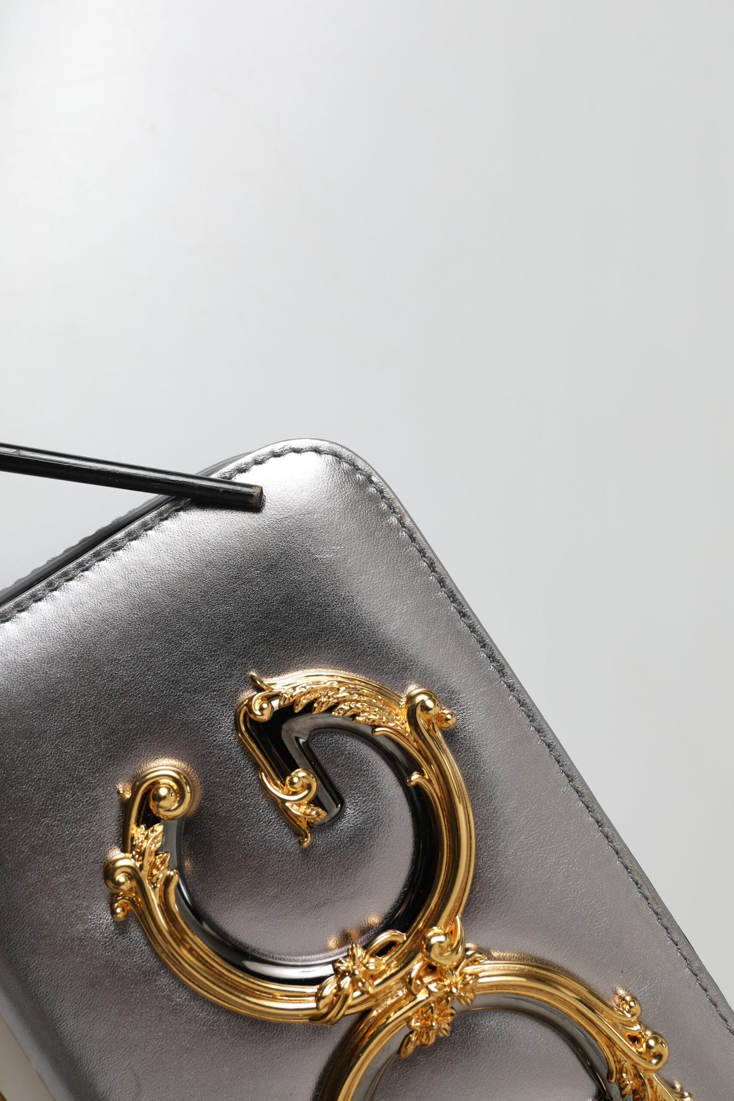 Dolce & Gabbana Metallic Silber Nappa Mini DG Mädchen Umhängetasche Borse