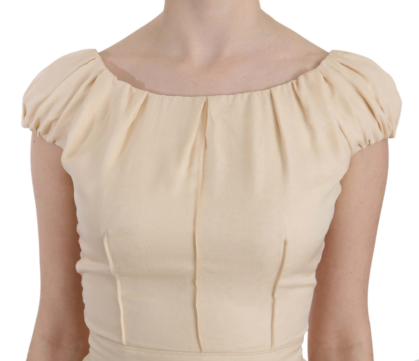 Dolce & Gabbana Beigefarbenes Seidenkleid mit Kapuzenärmeln