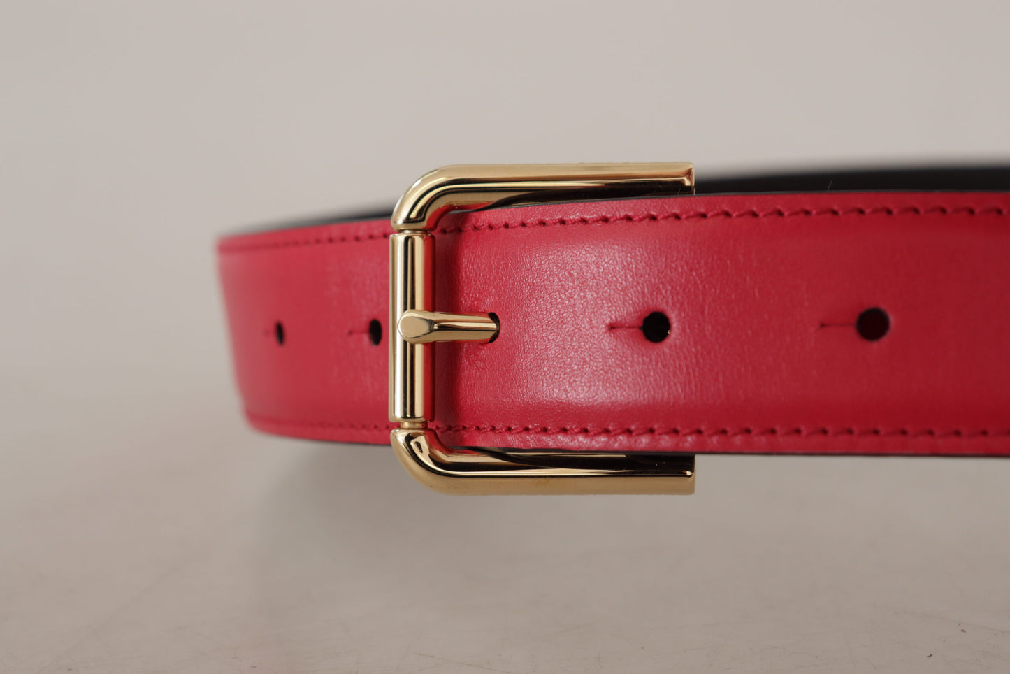 Dolce & Gabbana Roter Kalbsledergürtel mit goldfarbener Logo-Metallschnalle