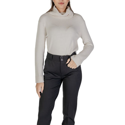 Street One Cremefarbener Viskose-Rollkragenpullover
