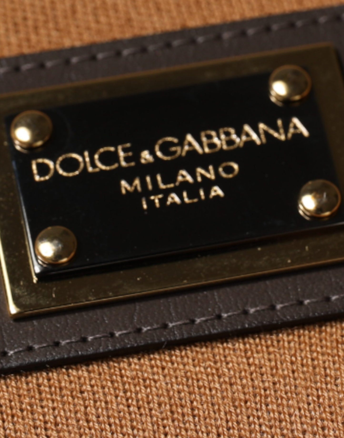 Dolce & Gabbana Brauner Logo-Plakette Rundhals-Pullover