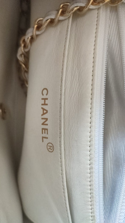 Chanel Weiß Medium Klassisch DIANA Umhängetasche Vergoldetes Portemonnaie