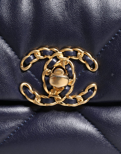 Chanel Blaue Lederumhängetasche mit gesteppter Kette