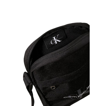 Calvin Klein Schwarze Messenger-Tasche aus recyceltem Polyester