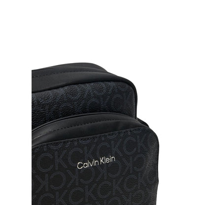 Calvin Klein Schwarze Messenger-Tasche aus recyceltem Polyester