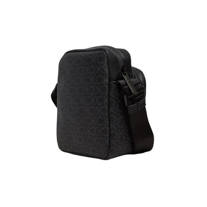 Calvin Klein Schwarze Messenger-Tasche aus recyceltem Polyester