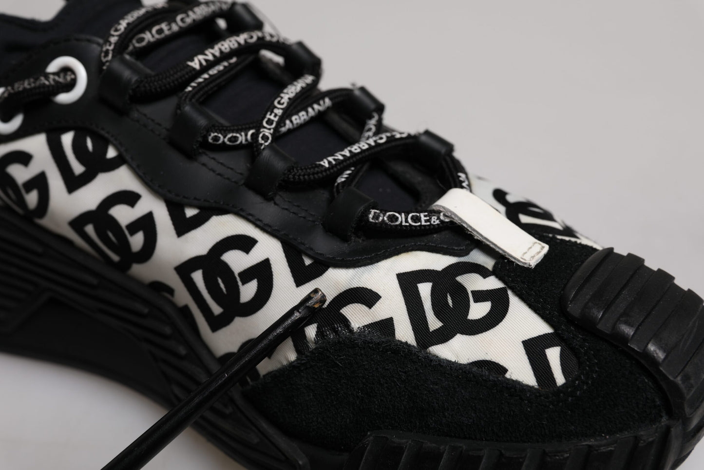 Dolce & Gabbana Schwarz Logo Lace Up Low Top NS1 Turnschuhe Schuhe