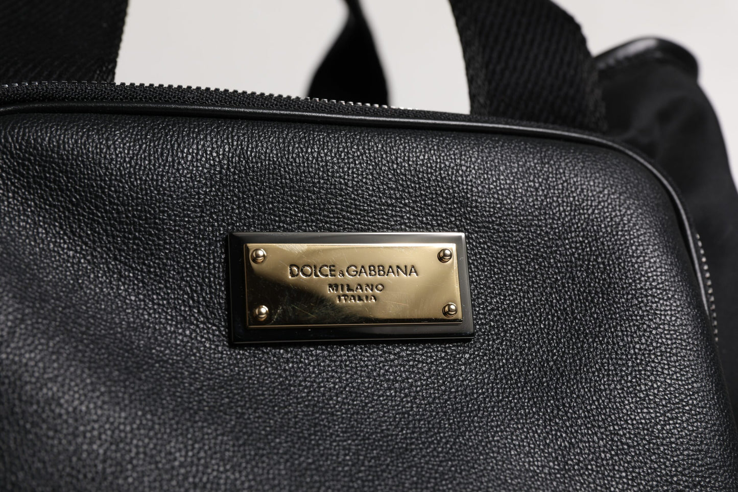 Dolce & Gabbana Schwarzer Schultergurt Pet Carry Logo Plaque Tasche