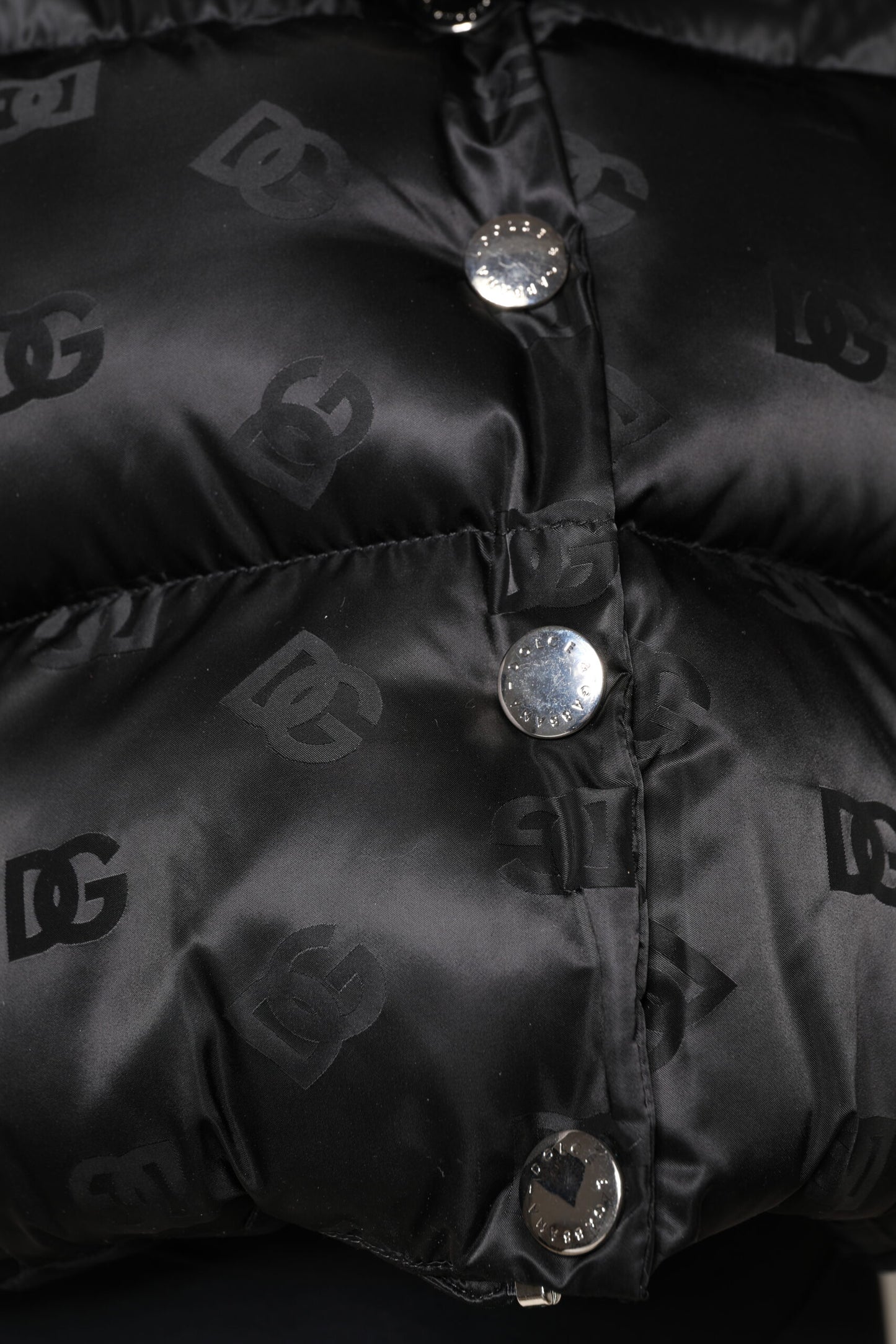 Dolce & Gabbana Schwarze gepolsterte Kapuzenjacke mit durchgehendem Reißverschluss und Cropped Jacket