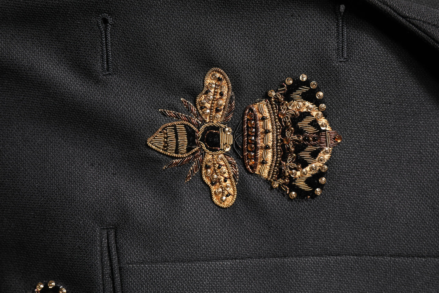 Dolce & Gabbana Schwarzer Bienen-Kronen-Stickerei 2 Stück Anzug