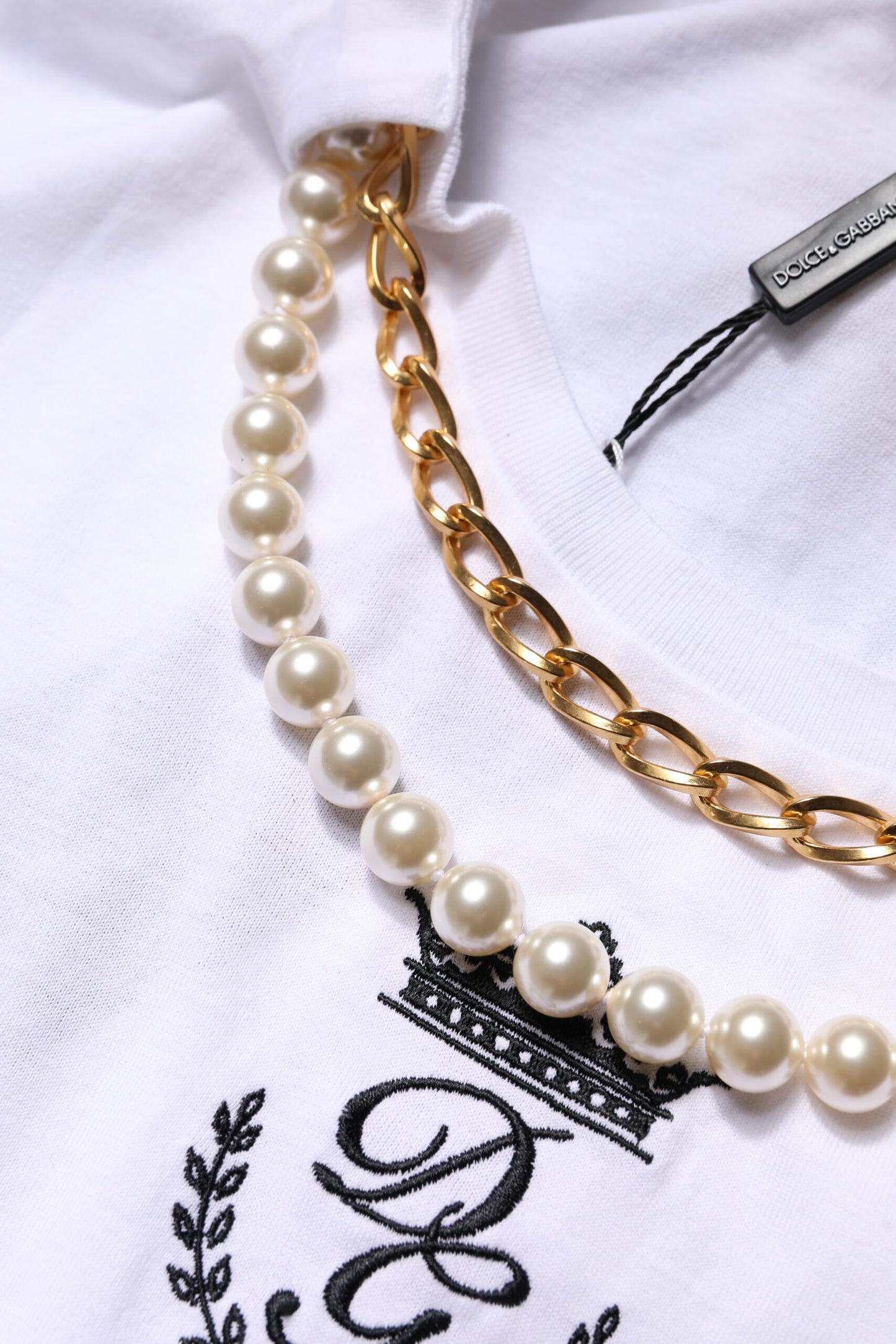 Dolce & Gabbana Weißes Ketten-Perlen-Baumwoll-T-Shirt mit Rundhalsausschnitt