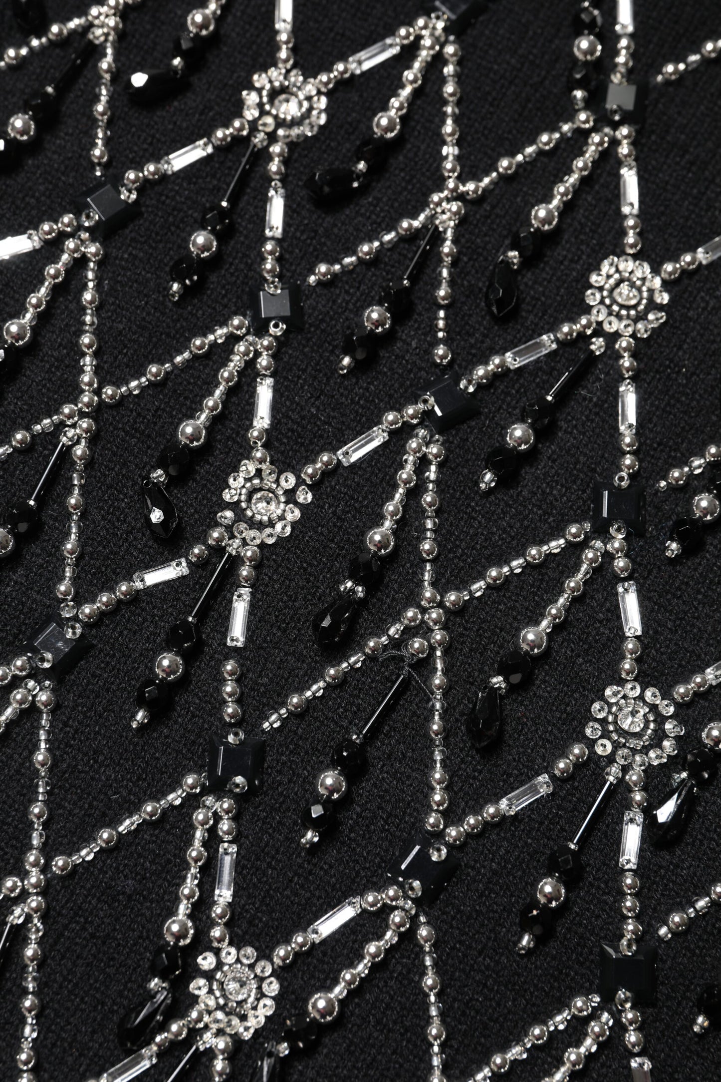 Dolce & Gabbana Schwarzes Kaschmir-Top mit langen Ärmeln und Verzierungen