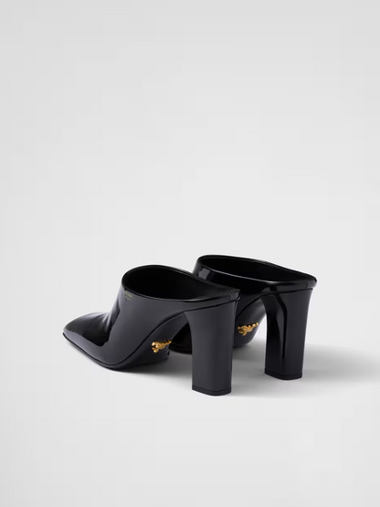 Prada Lackleder-Sandalen mit Absatz
