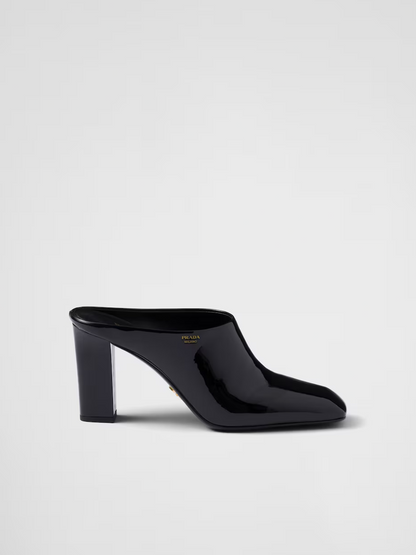 Prada Lackleder-Sandalen mit Absatz