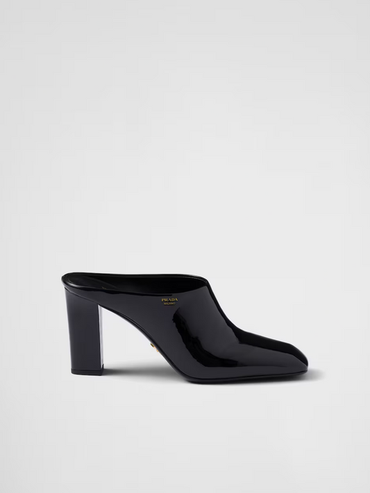 Prada Lackleder-Sandalen mit Absatz