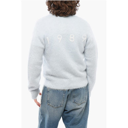 1989 Studio Unifarbene, flauschige Strickjacke mit V-Ausschnitt und gesticktem Logo