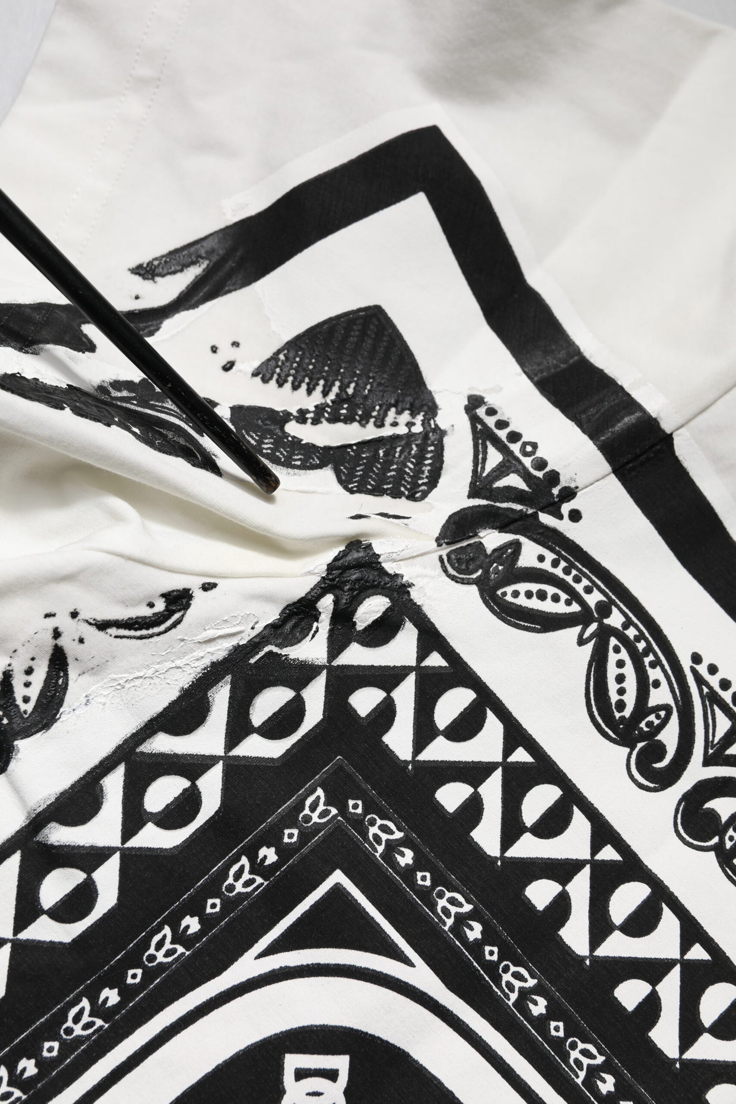 Dolce & Gabbana Weißes Bandana Baumwoll-T-Shirt mit Rundhalsausschnitt für Männer