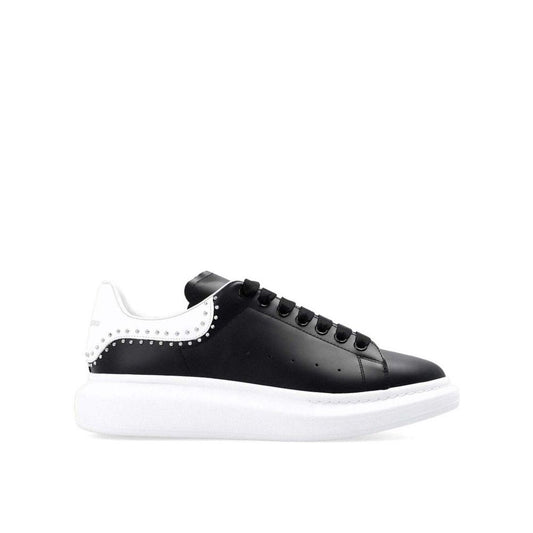 Alexander McQueen Nieten-Sneaker in Übergröße