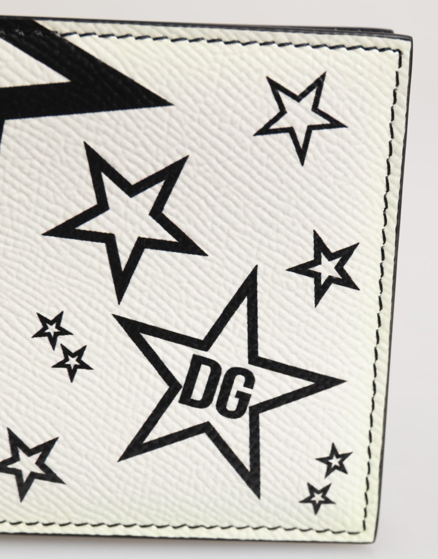 Dolce & Gabbana Weißes Leder DG Star Logo Bifold Kartenhalter Geldbörse