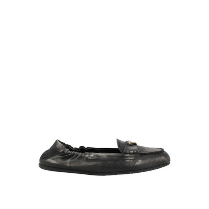 Prada Loafer aus Leder mit Vintage-Effekt