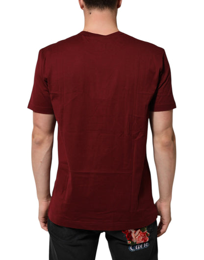 Dolce & Gabbana Bordeauxrotes T-Shirt mit Logo-Aufnäher aus Baumwolle