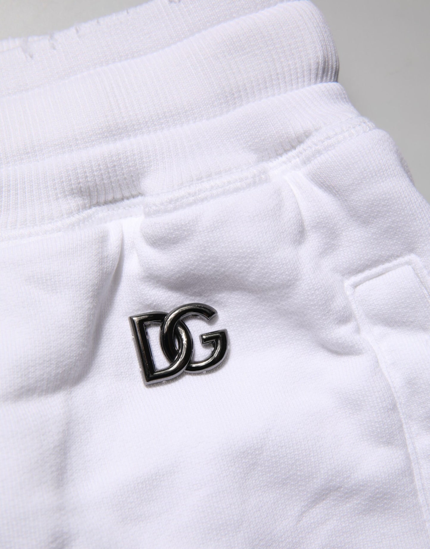 Dolce & Gabbana Weiße gerippte Bermudashorts mit mittlerer Taille